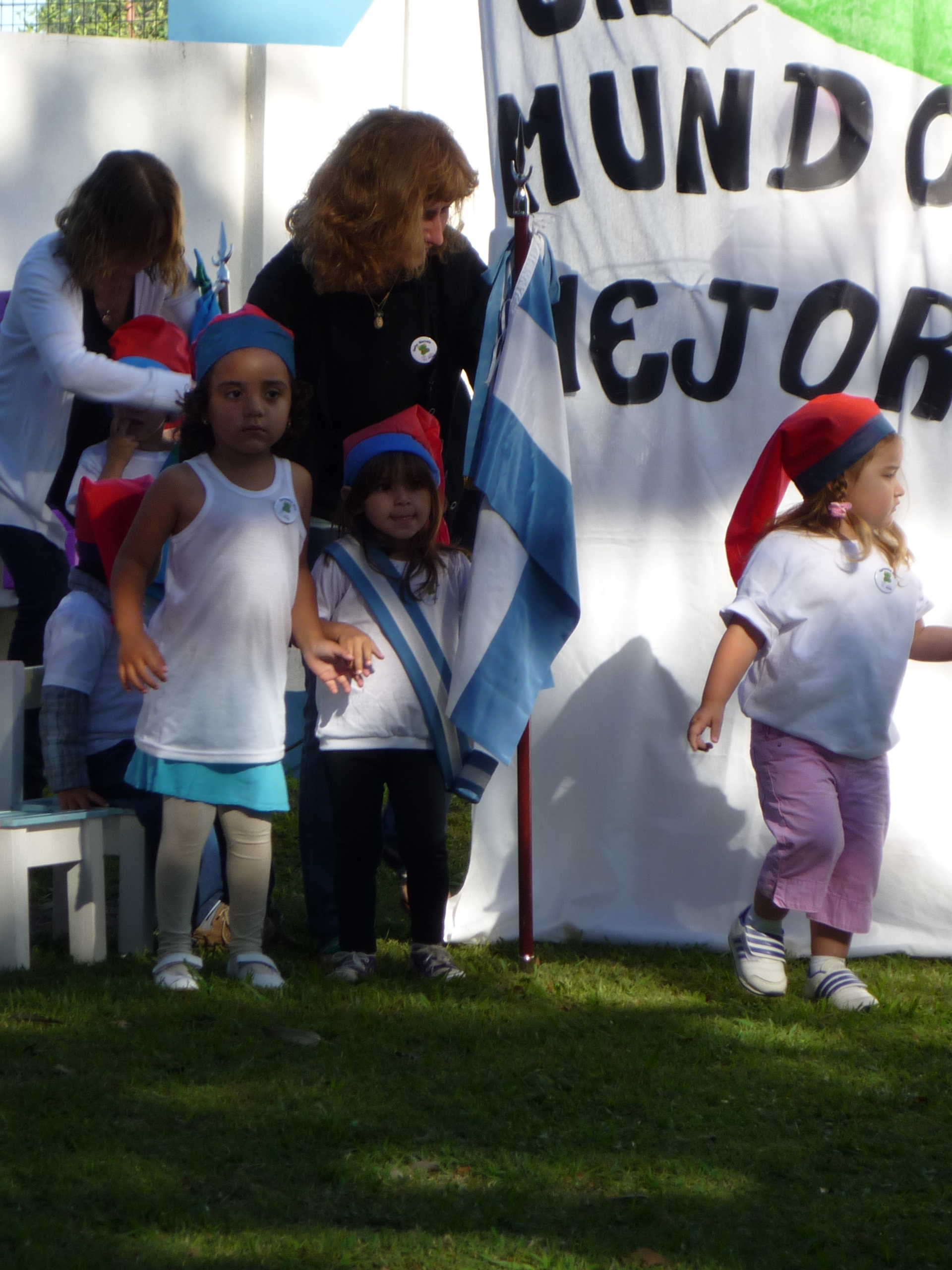 fotos/2012-12-25 - Acto egresados jardin maternal/P1030069.JPG